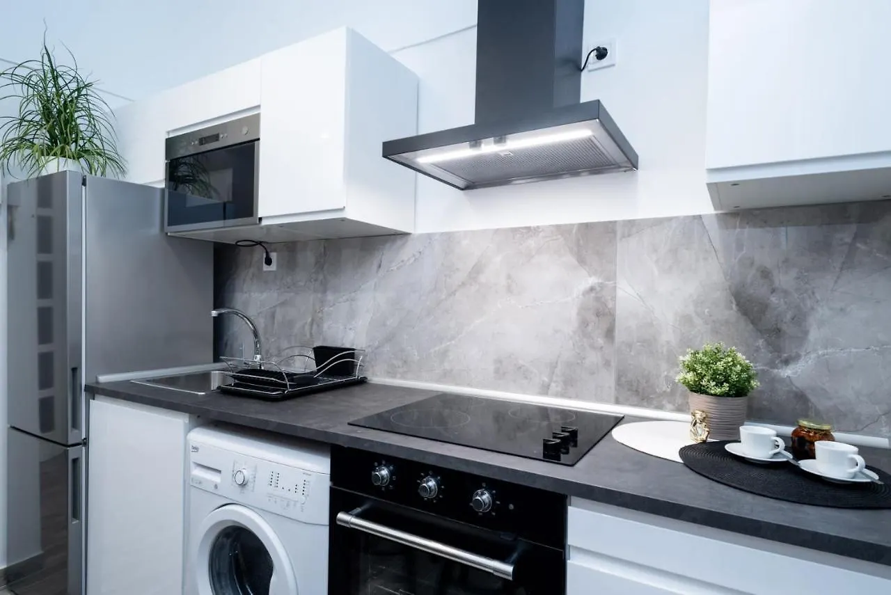 Welcoming Modern Apartment In The Center Budapest Hungary